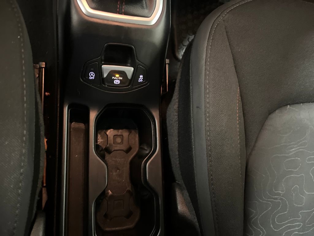 Used 2023 Jeep Renegade Trailhawk image 16