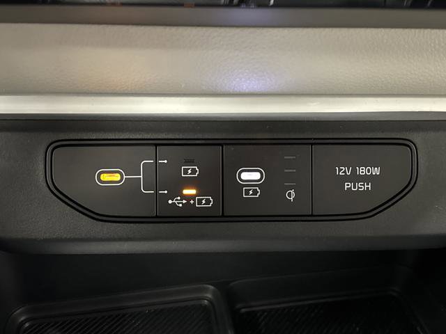 Used 2025 Kia Carnival SX image 25