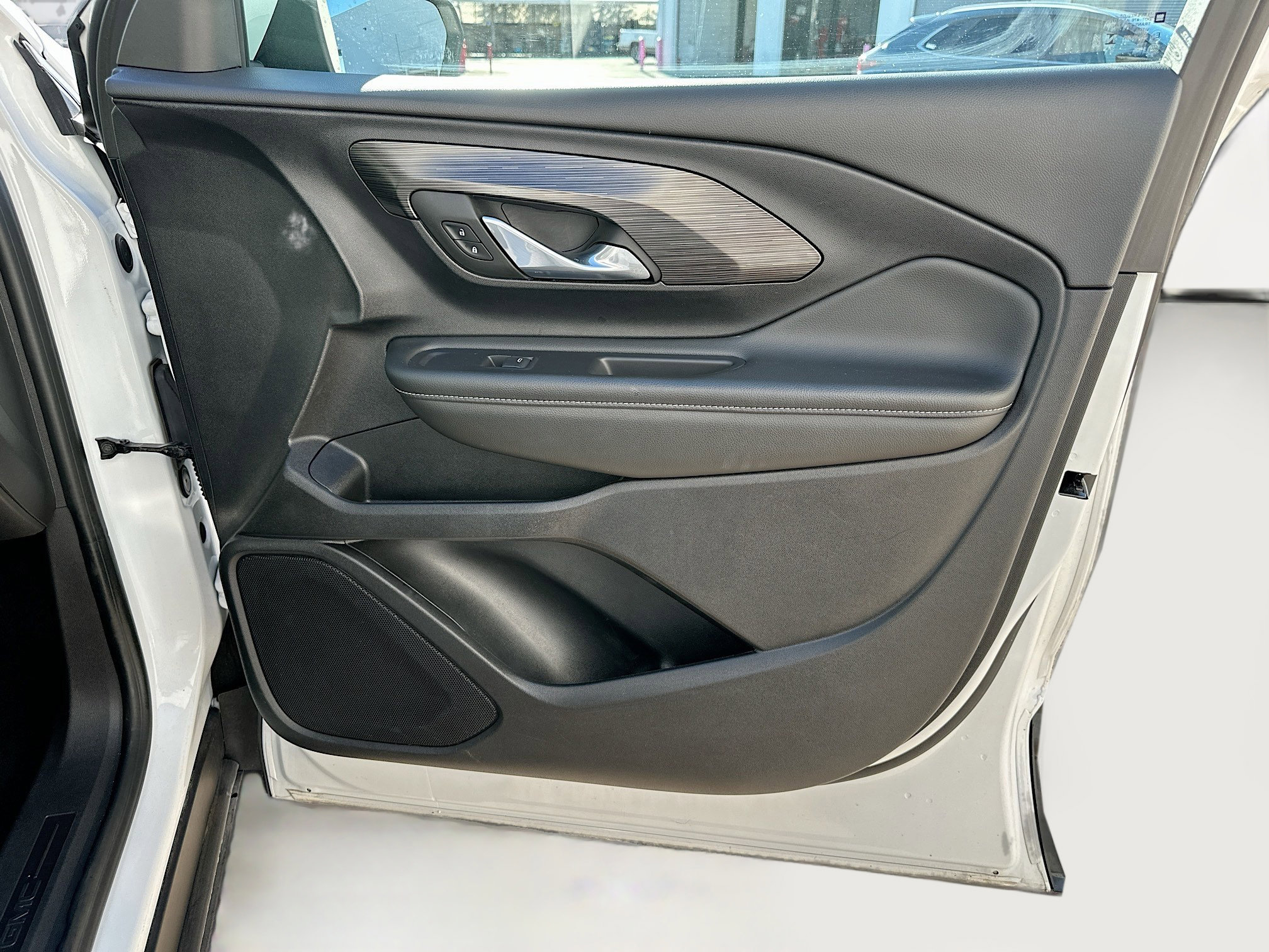 Used 2024 GMC Terrain SLE image 29