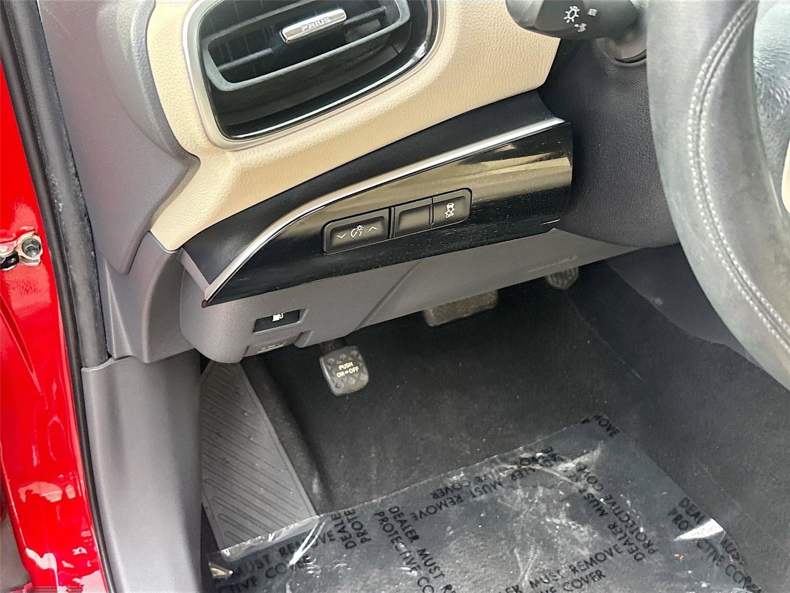 Used 2016 Toyota Prius Four image 10