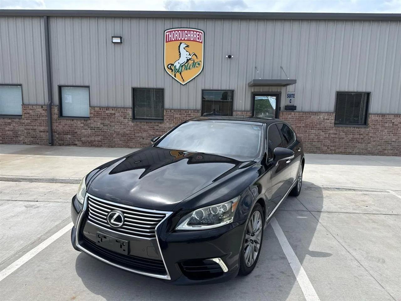 Used 2013 Lexus LS 460 L w/ Preferred Accessory Package RWD image 3