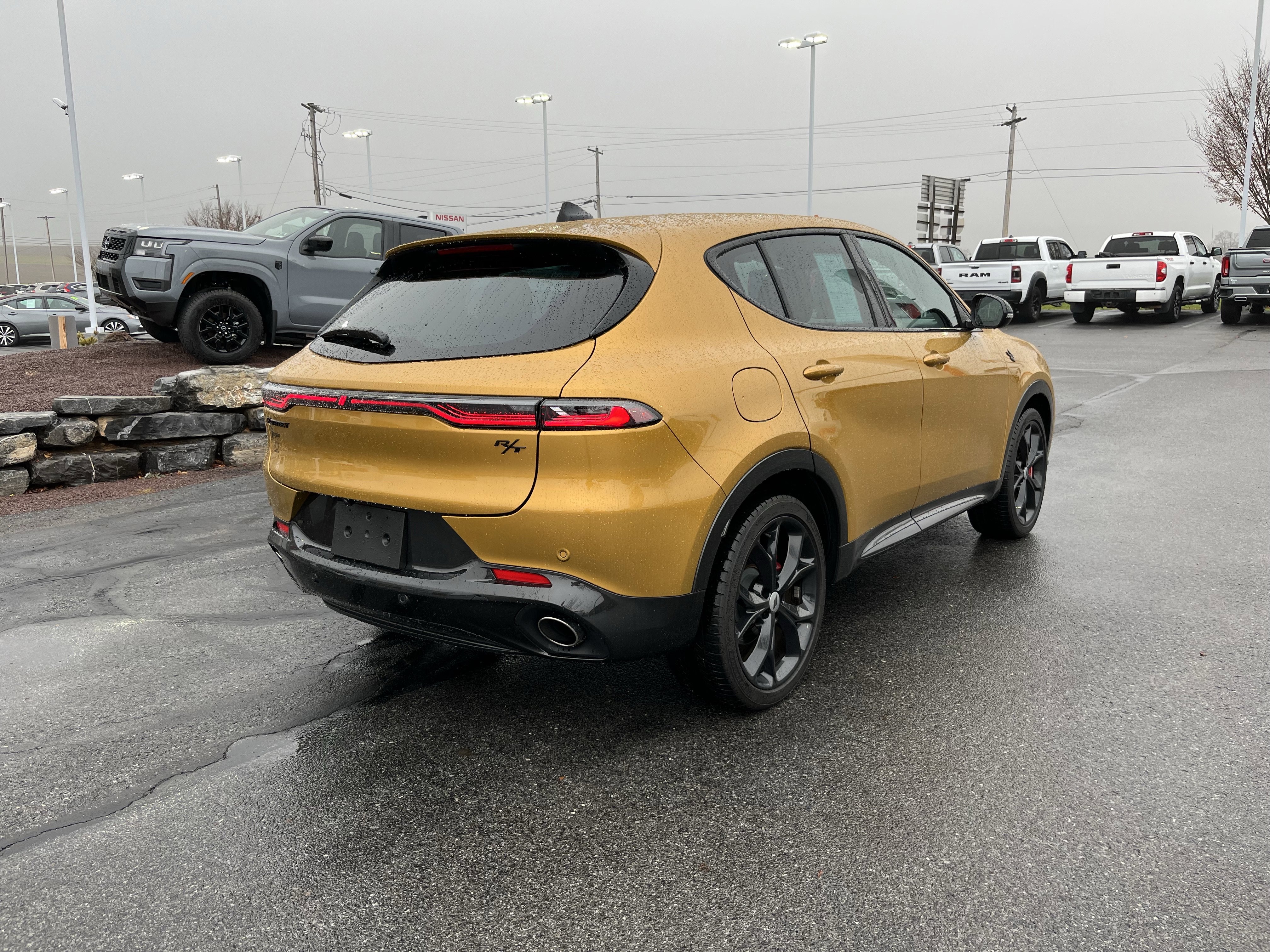 Used 2024 Dodge Hornet R/T video 3