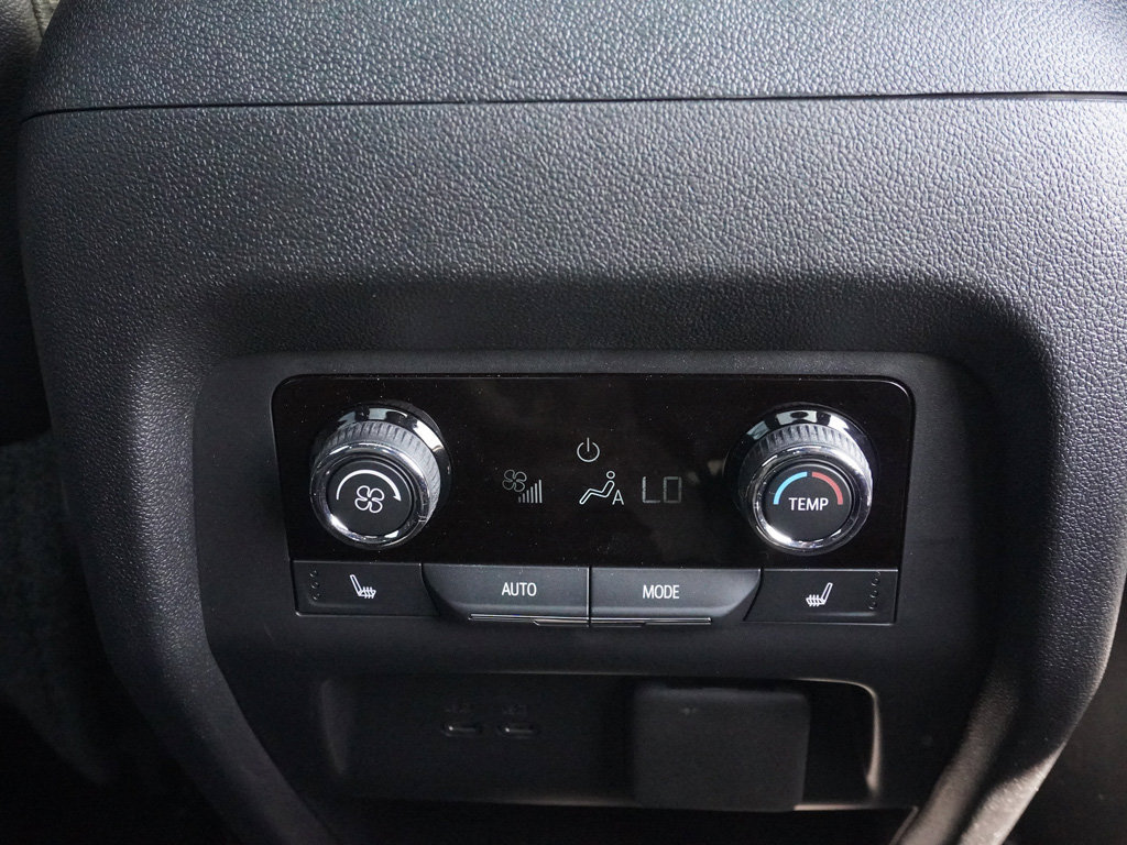 Used 2026 Chevrolet Traverse RS AWD/4WD image 60
