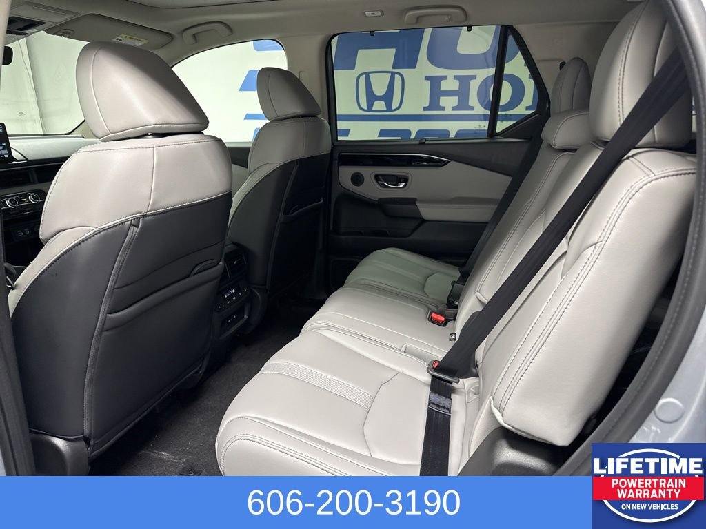 New 2025 Honda Pilot Touring image 17