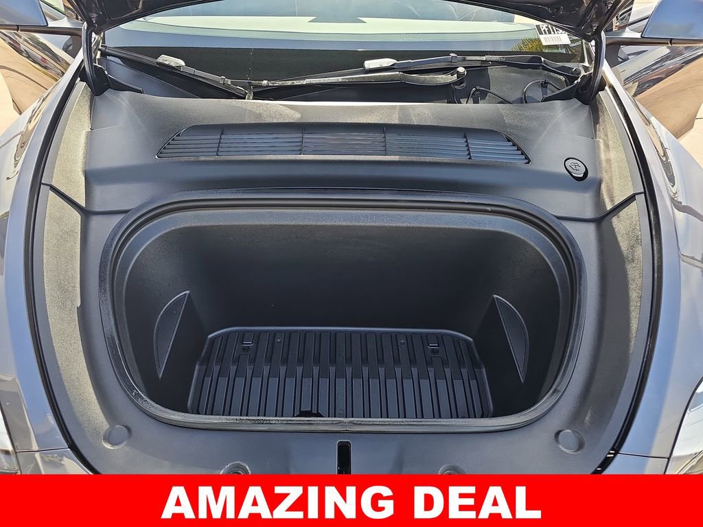 Used 2022 Tesla Model Y Long Range image 35