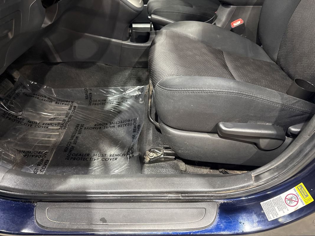 Used 2010 Pontiac Vibe AWD w/ Sun And Sound Package image 75