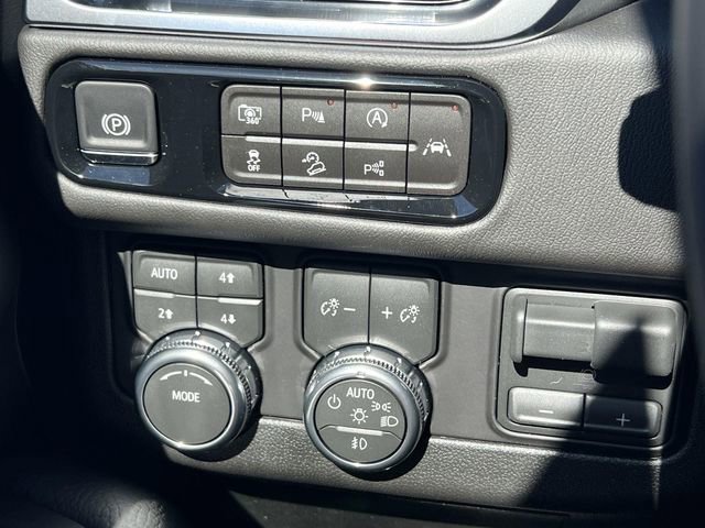 New 2026 GMC Yukon XL Denali w/ Denali Reserve Package image 21