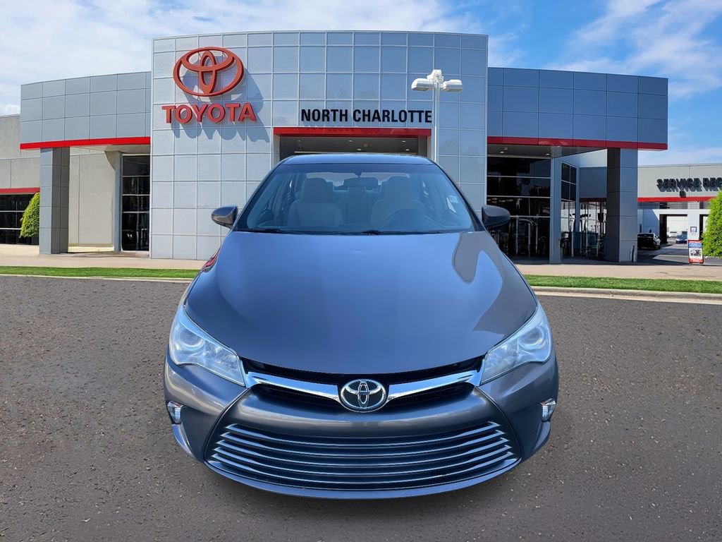 Used 2015 Toyota Camry LE image 3