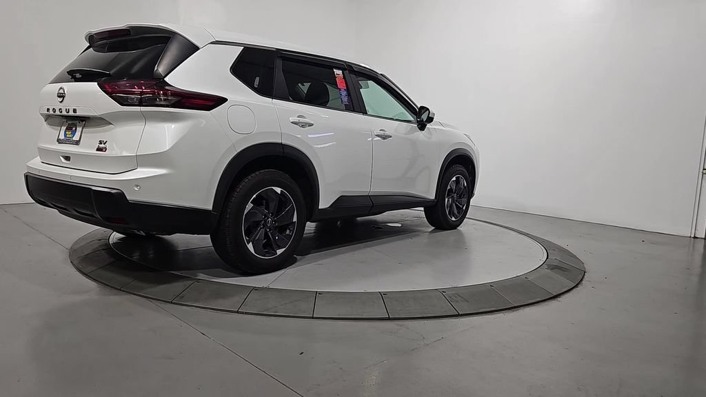 Used 2024 Nissan Rogue SV FWD image 5