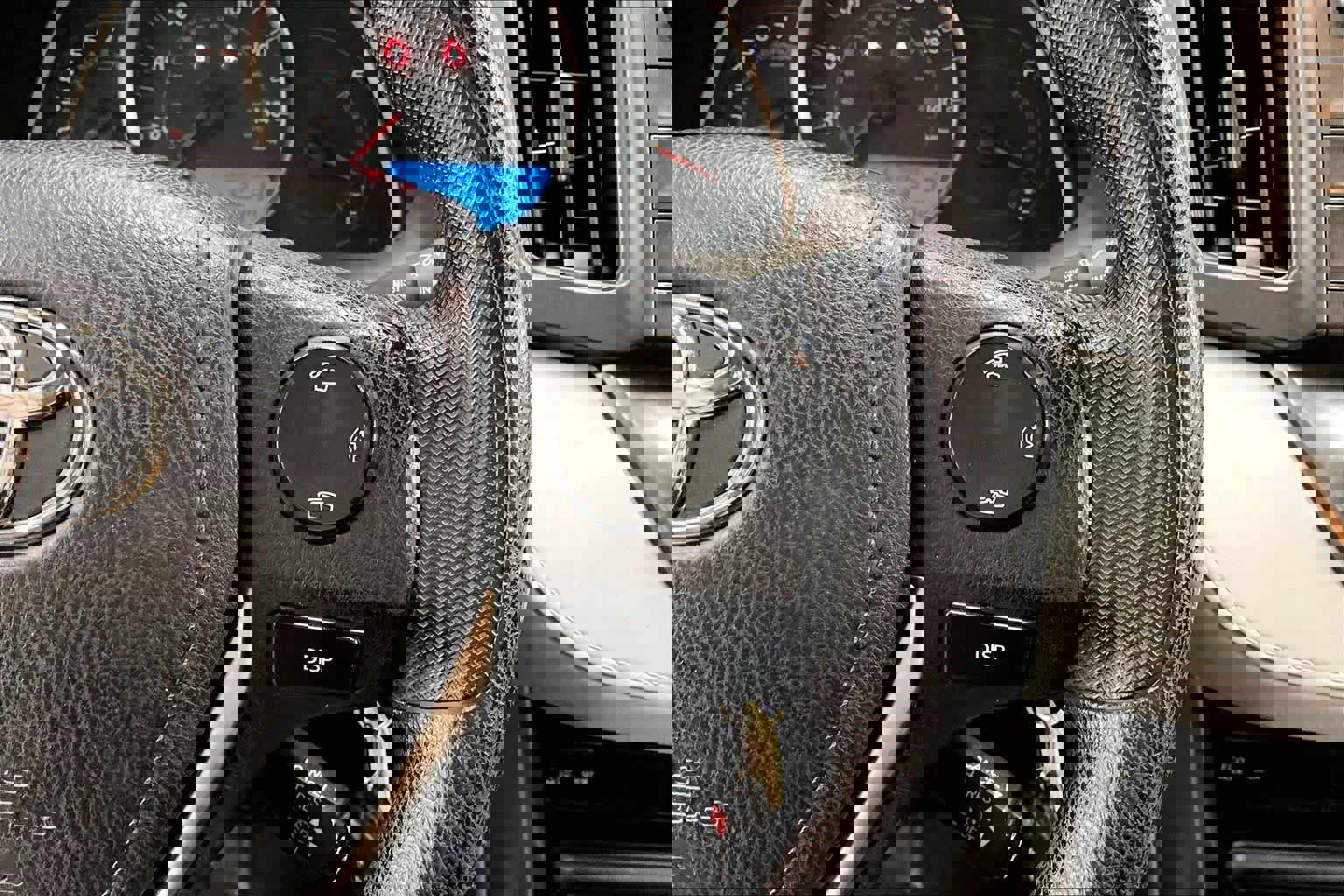 Used 2015 Toyota RAV4 LE image 22