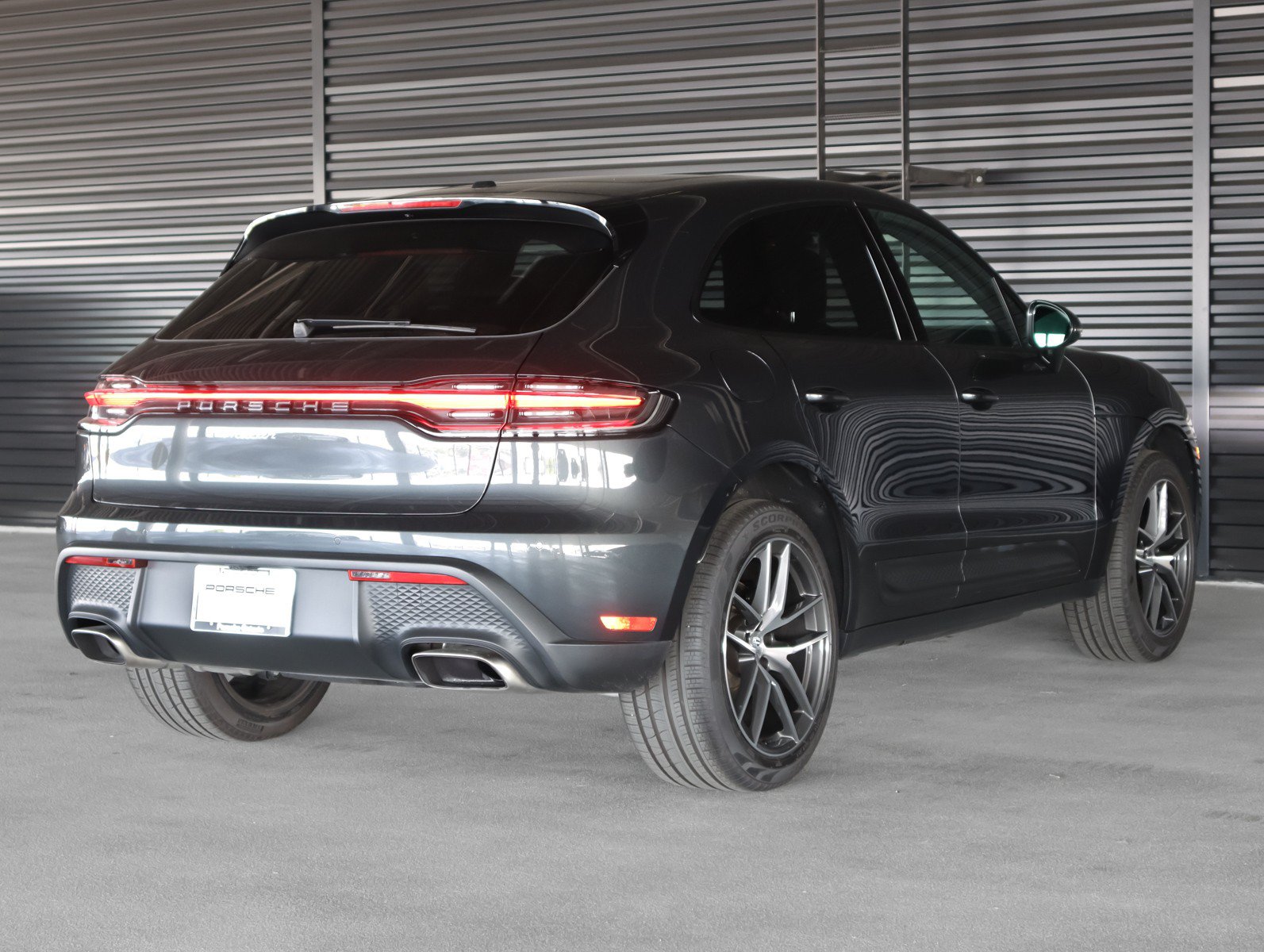 Certified 2026 Porsche Macan AWD/4WD image 10