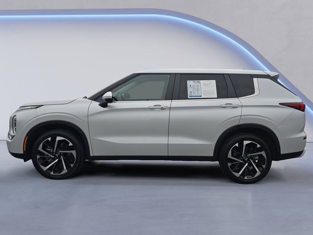 Used 2024 Mitsubishi Outlander SE video 2