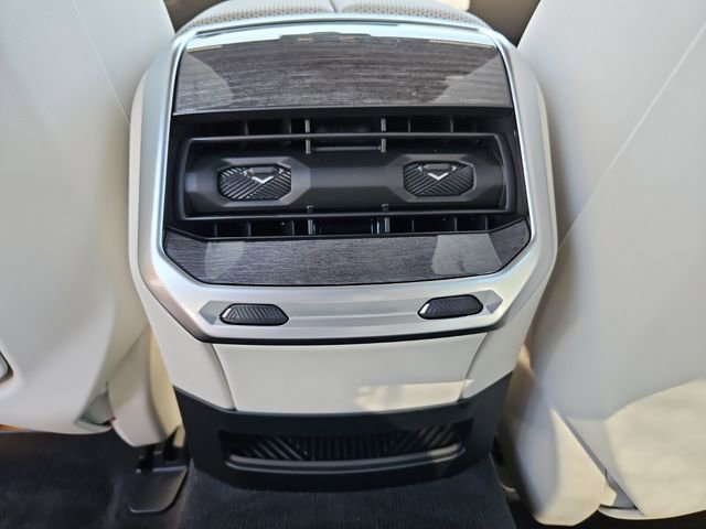 New 2025 BMW 760i xDrive image 16