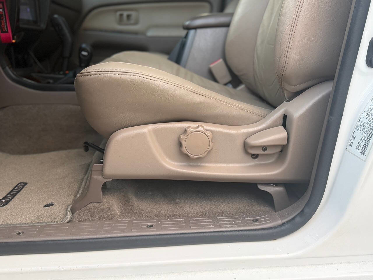 Used 2001 Toyota 4Runner SR5 image 10