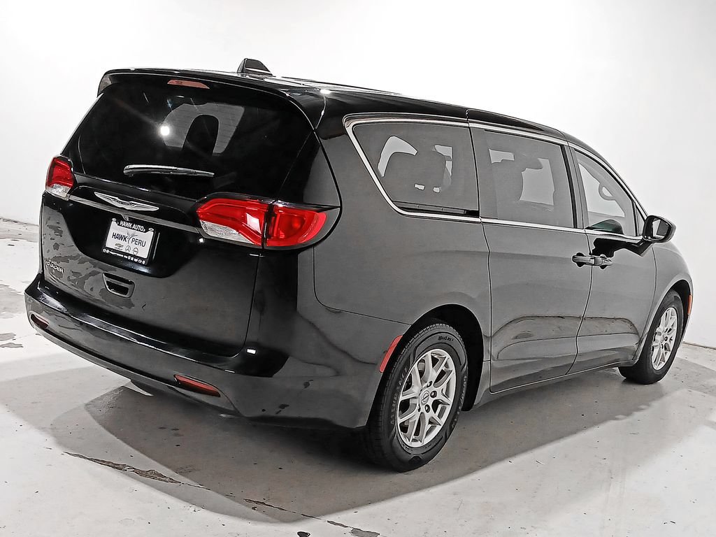 Used 2024 Chrysler Voyager LX FWD image 6