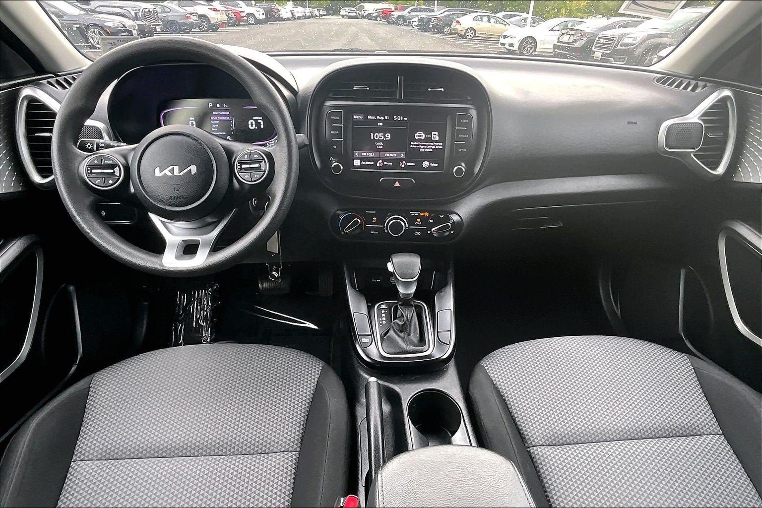 Used 2023 Kia Soul LX w/ LX Technology Package FWD image 13