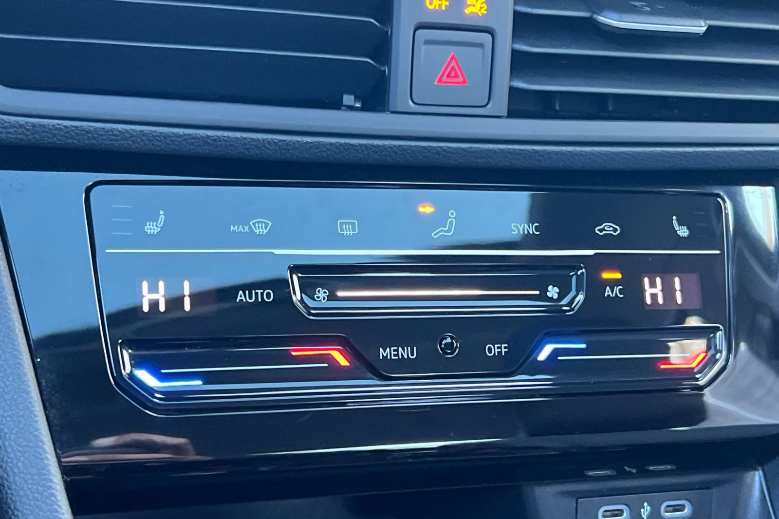 Certified 2025 Volkswagen Jetta SE image 19