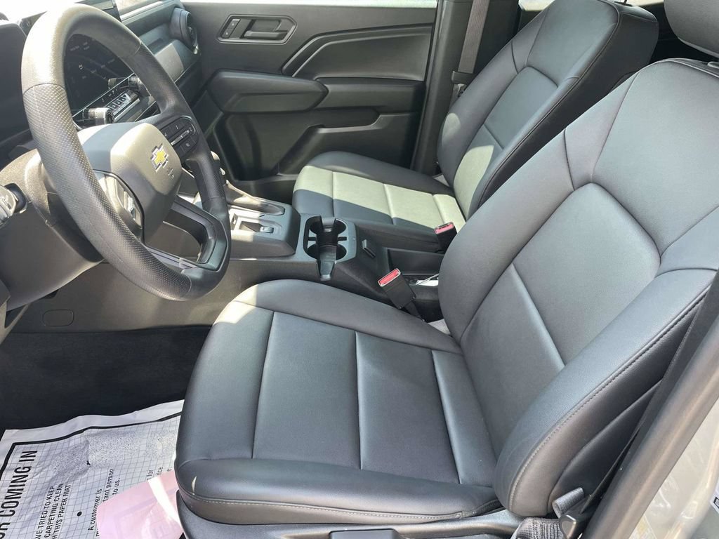 Used 2024 Chevrolet Colorado W/T RWD image 13