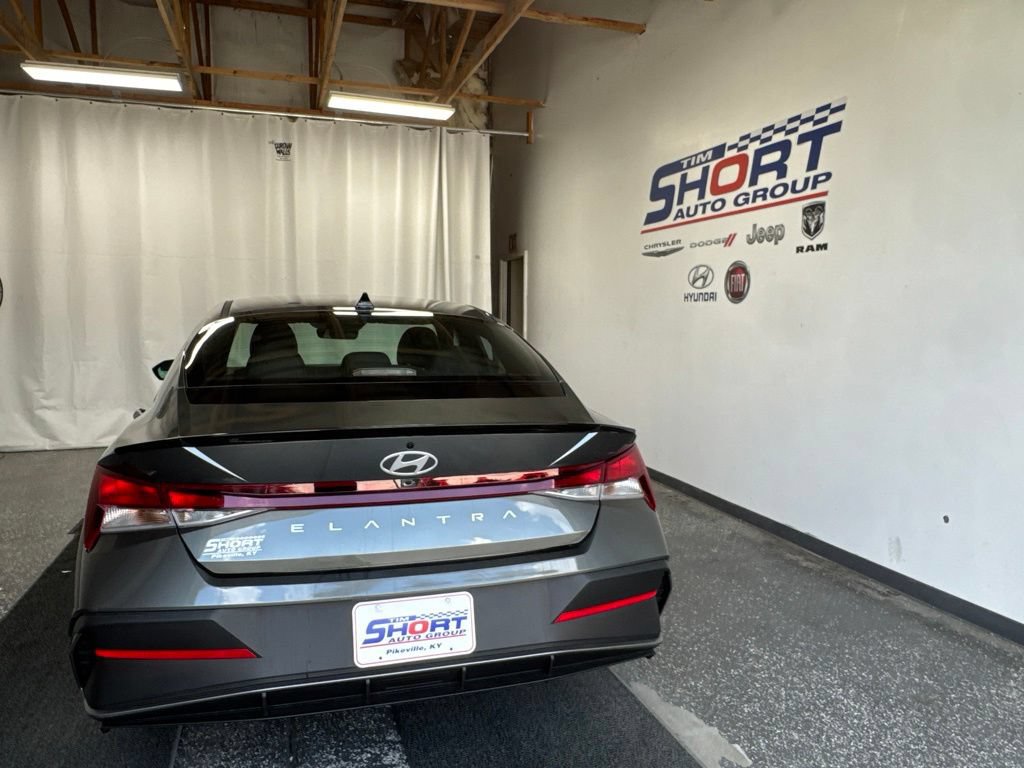 New 2026 Hyundai Elantra SEL Sport FWD image 5