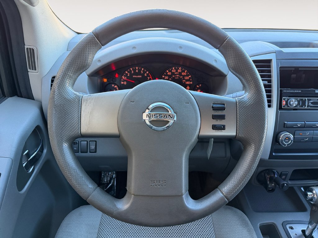 Used 2010 Nissan Frontier SE RWD image 19