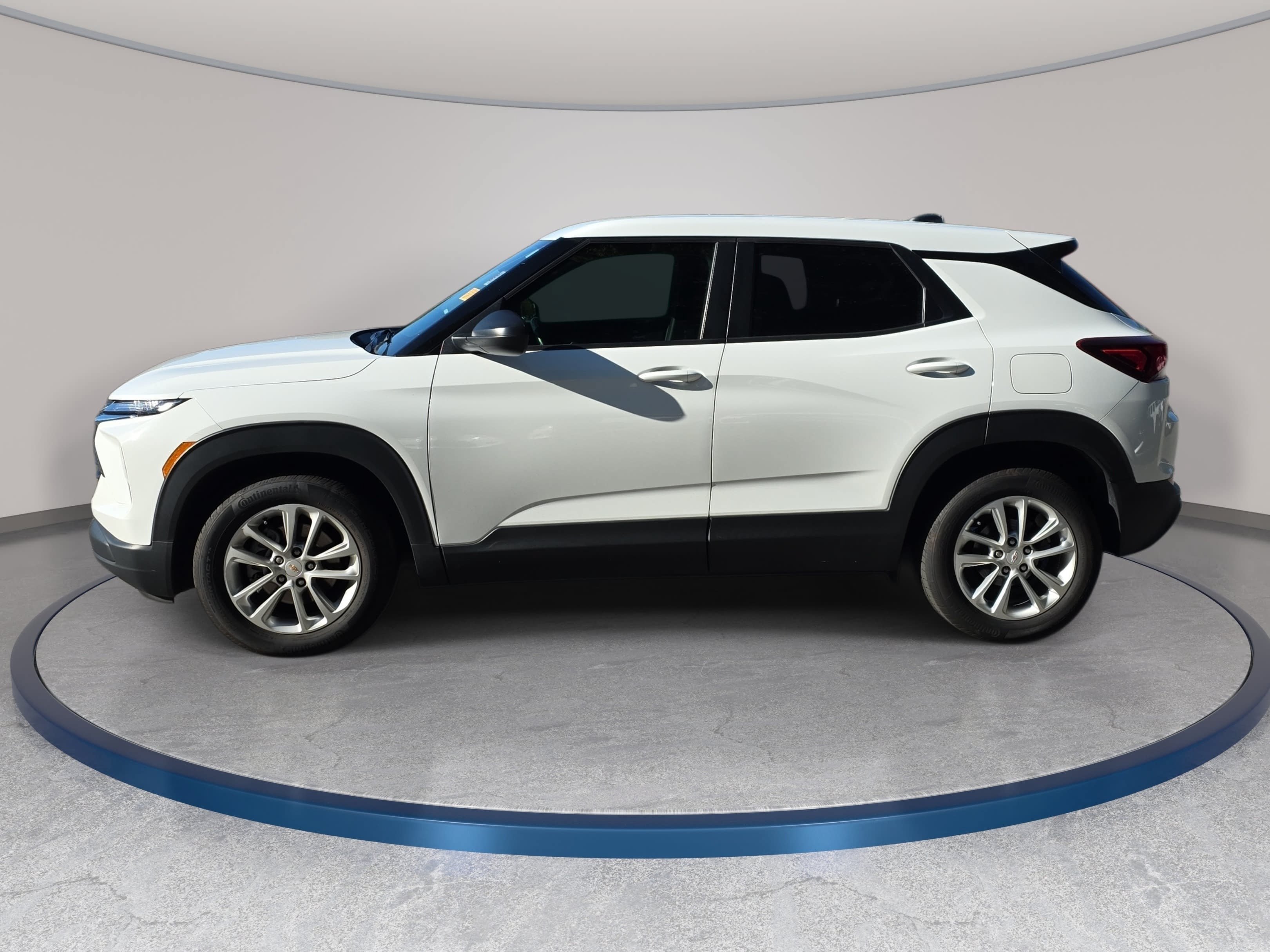 Used 2024 Chevrolet TrailBlazer LS w/ LS Convenience Package FWD image 5