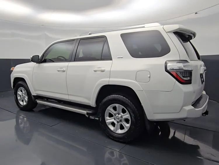 Used 2016 Toyota 4Runner SR5 AWD/4WD image 5