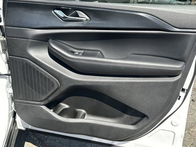 New 2025 Jeep Grand Cherokee Laredo image 15