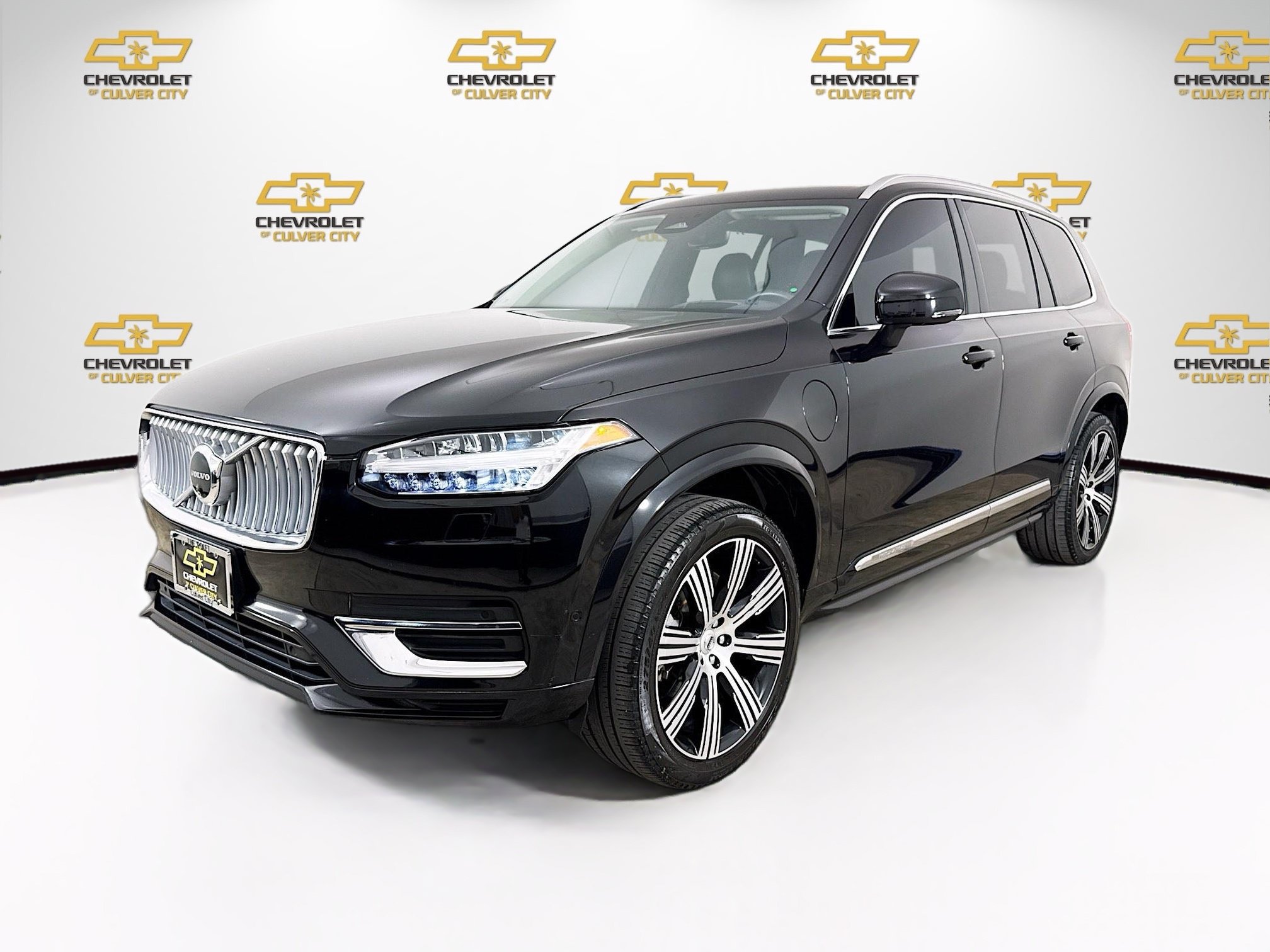 Used 2024 Volvo XC90 T8 Ultimate w/ Protection Package Premier AWD/4WD image 3