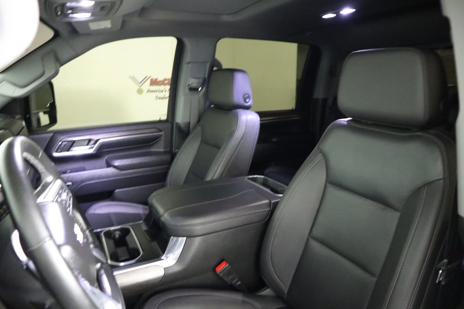 Used 2024 Chevrolet Silverado 2500 LTZ w/ LTZ Convenience Package image 33