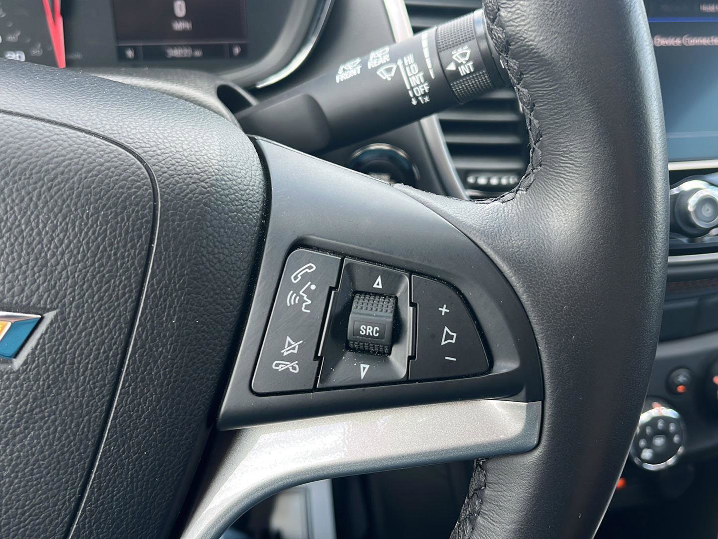 Used 2022 Chevrolet Trax LT w/ Driver Confidence Package image 12