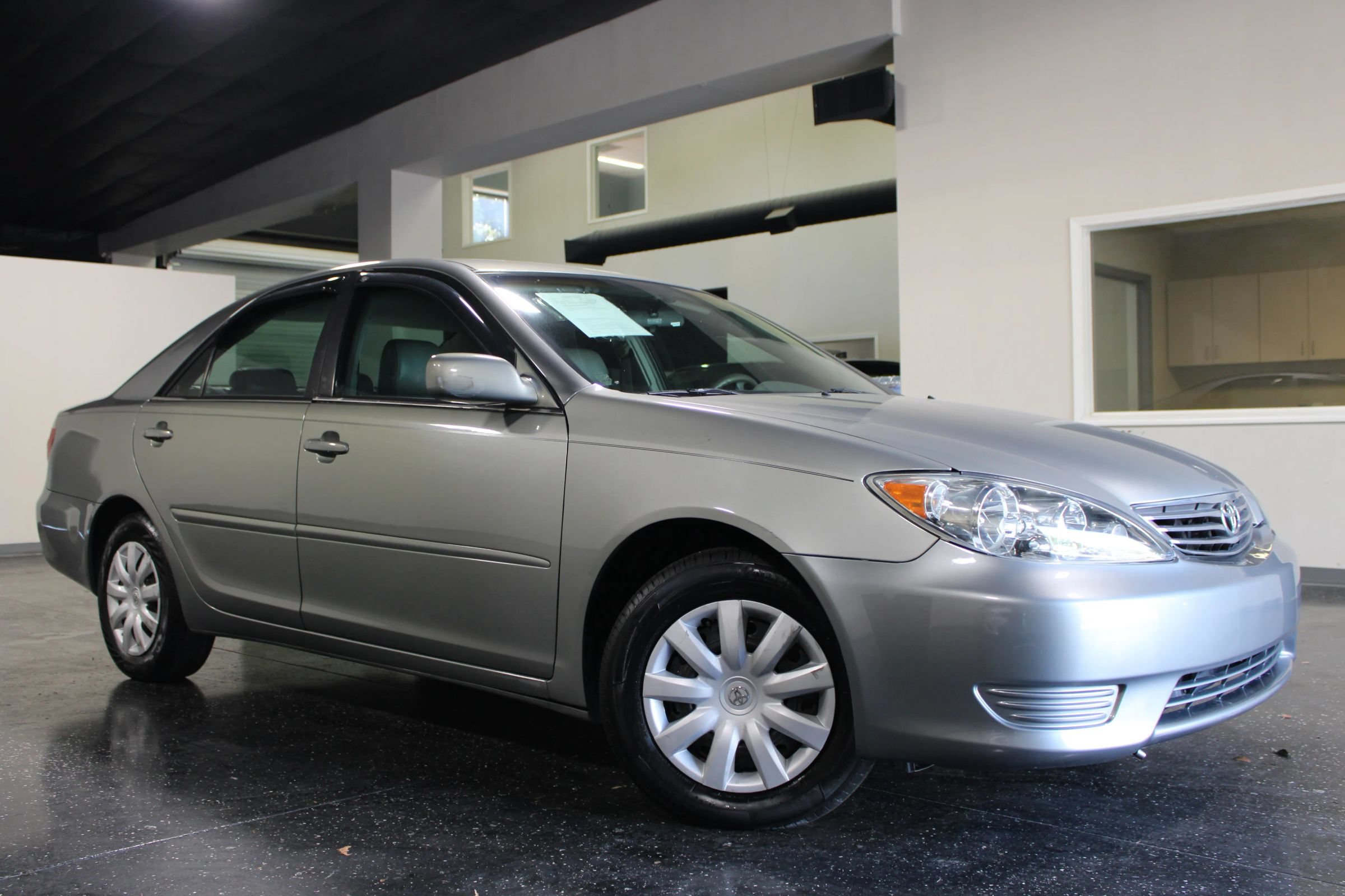 Used 2006 Toyota Camry LE FWD image 30