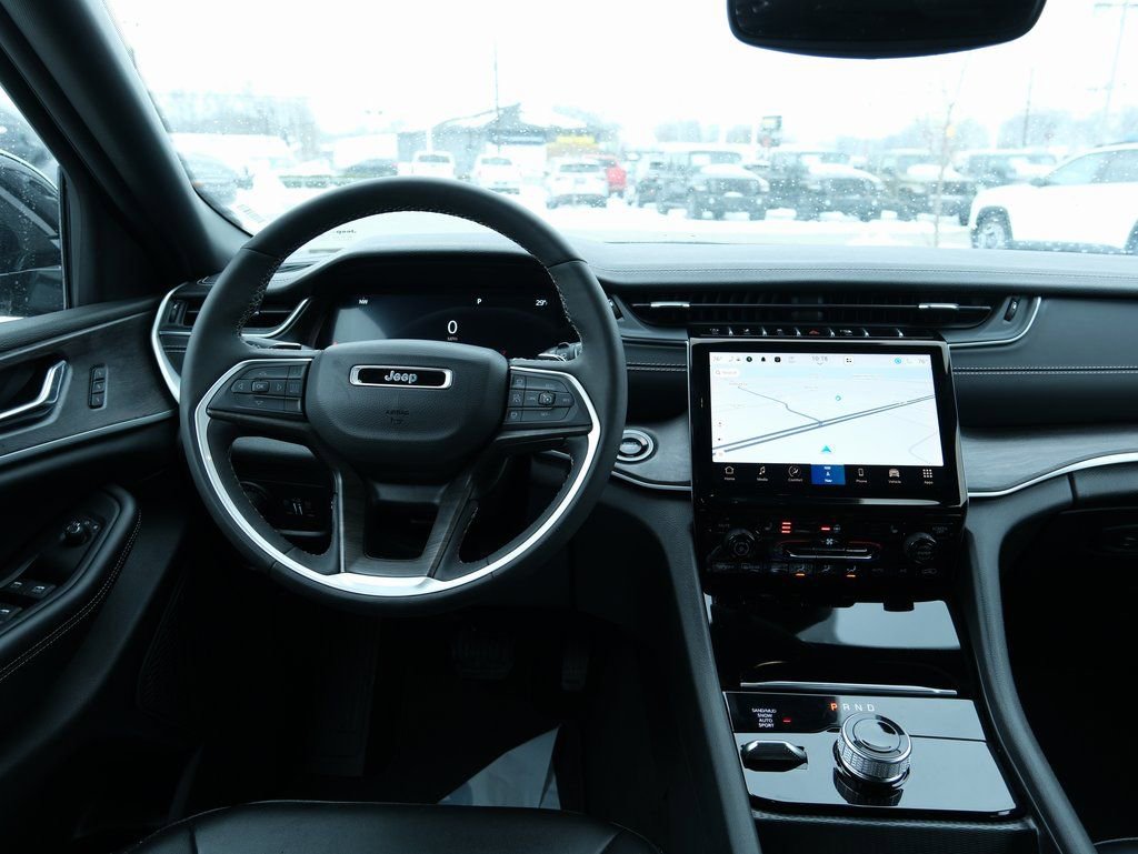 Used 2024 Jeep Grand Cherokee Limited image 27