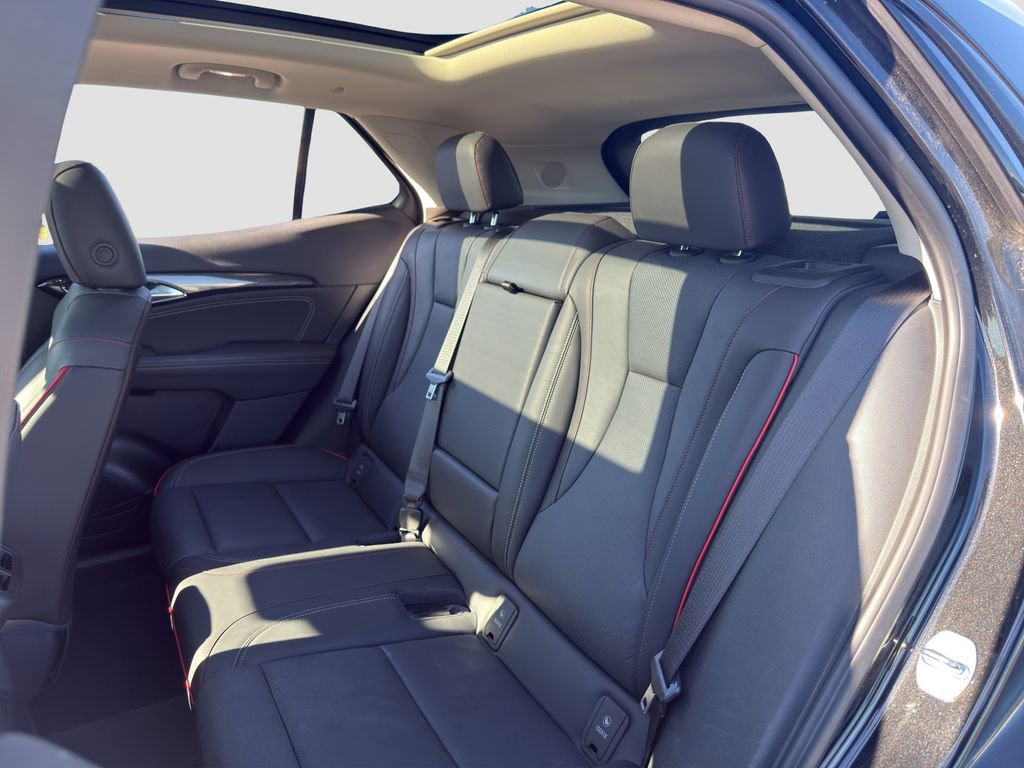 Used 2023 Buick Envision Essence w/ Sport Touring Package AWD/4WD image 13