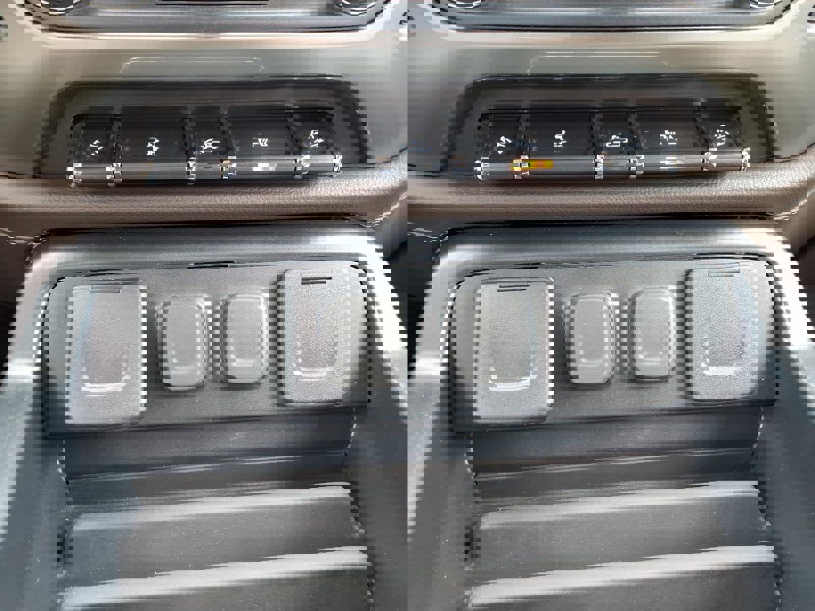 Used 2018 Chevrolet Silverado 1500 LTZ Z71 w/ LTZ Plus Package image 15