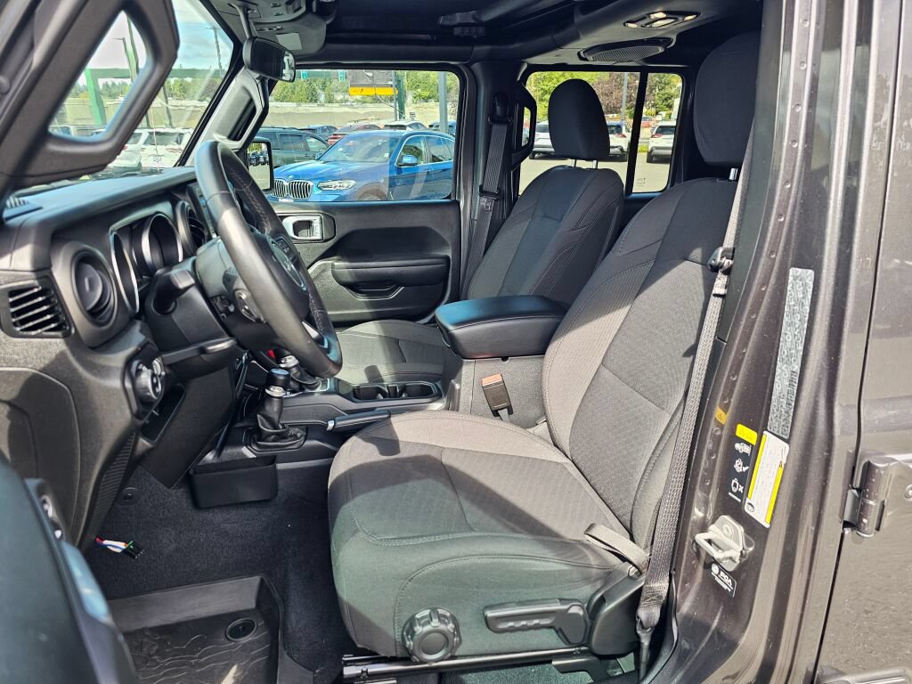 Used 2023 Jeep Gladiator Sport AWD/4WD image 19