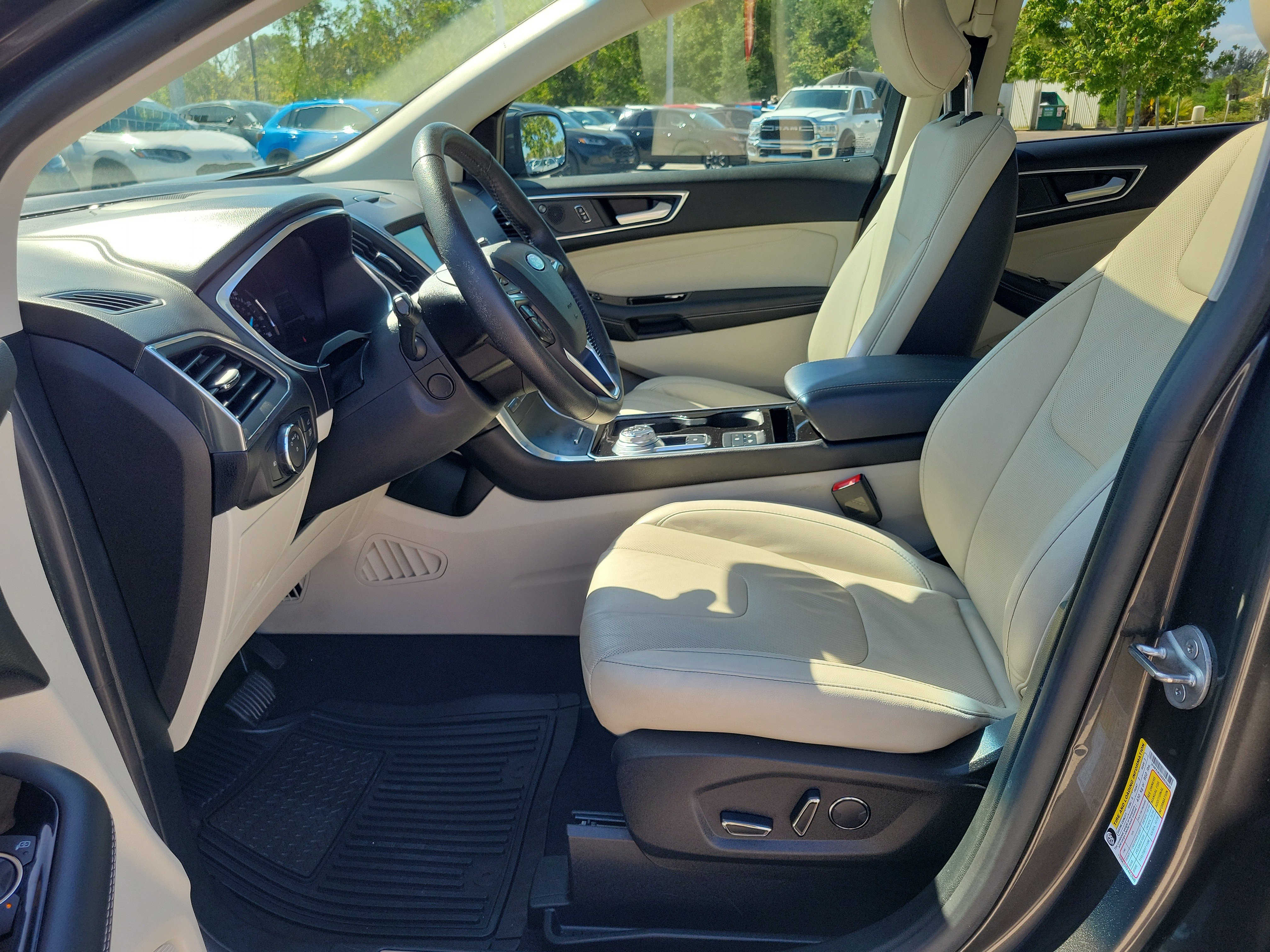 Used 2019 Ford Edge Titanium w/ Equipment Group 301A FWD image 22