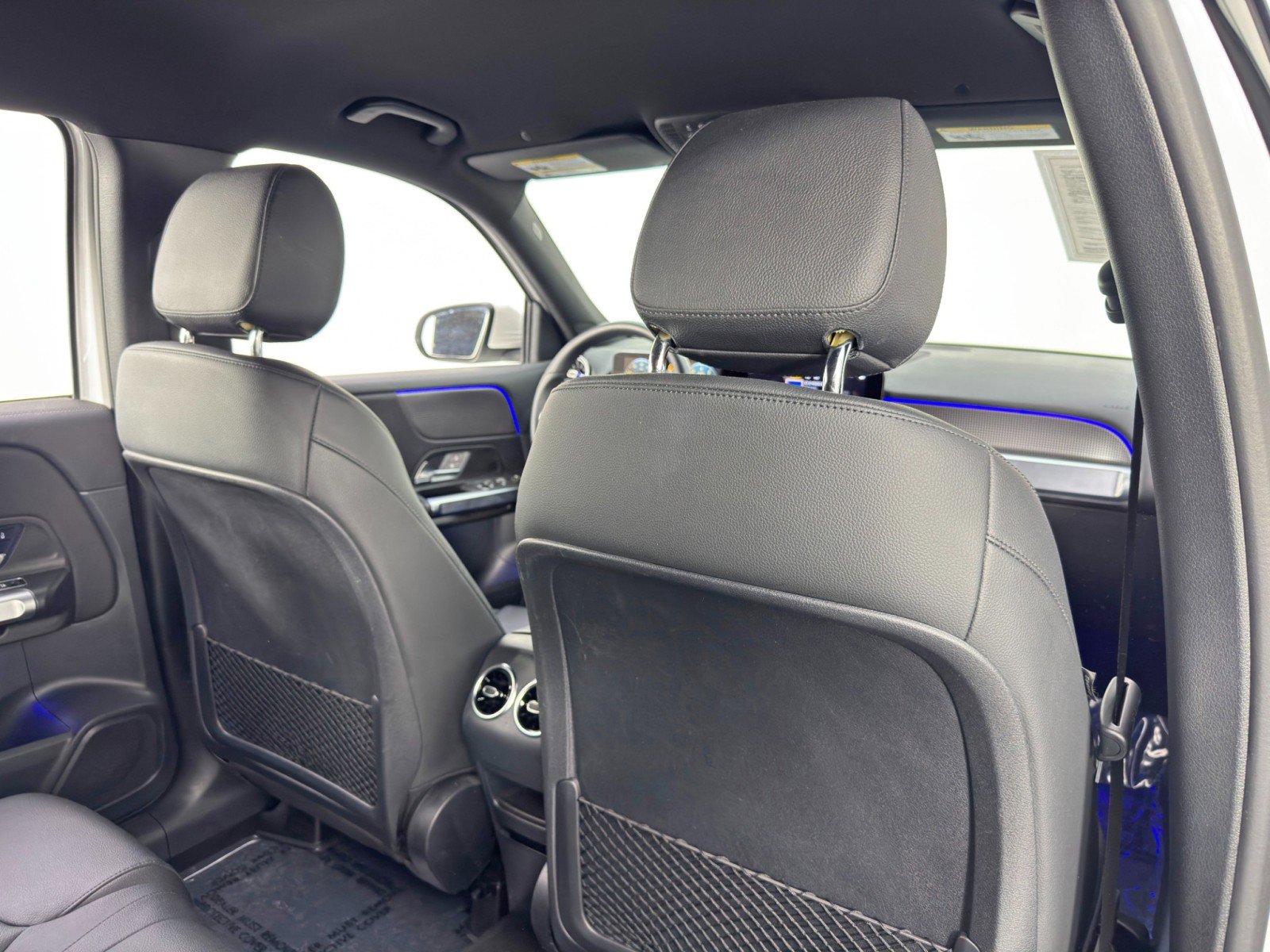 Used 2022 Mercedes-Benz GLB 250 w/ Premium Package Lite image 37