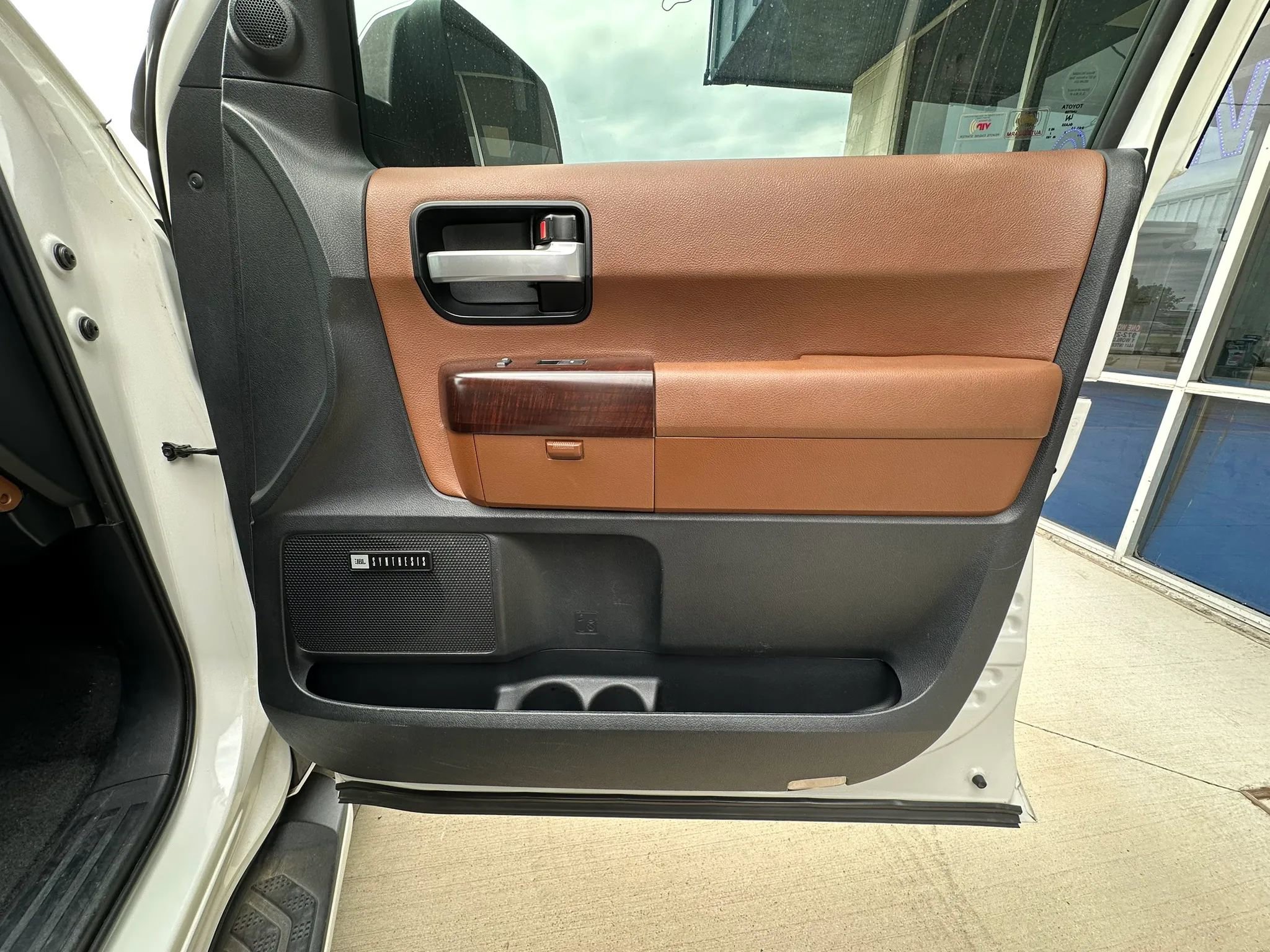 Used 2012 Toyota Sequoia Platinum AWD/4WD image 31