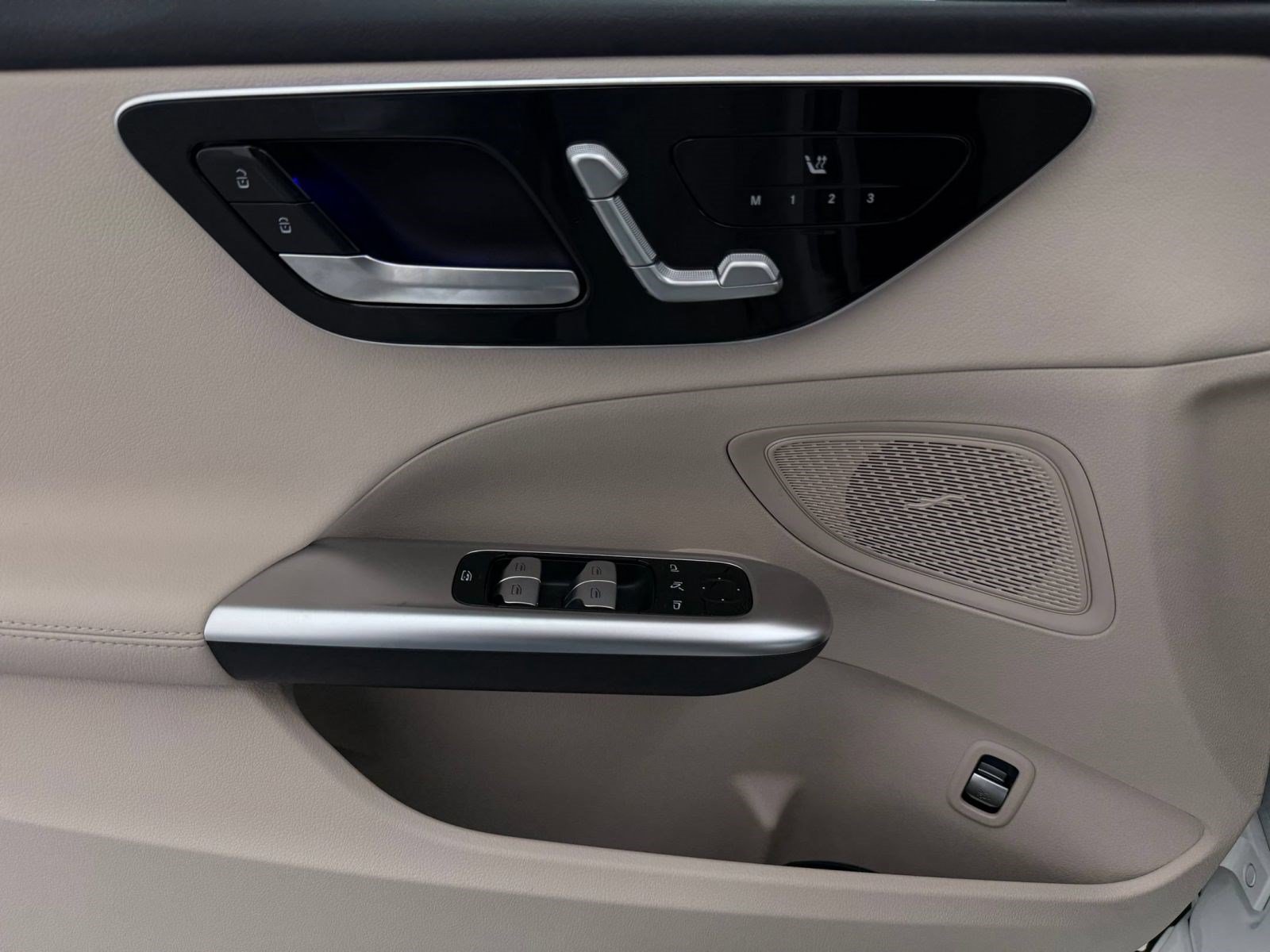 New 2026 Mercedes-Benz C 300 4MATIC Sedan image 11