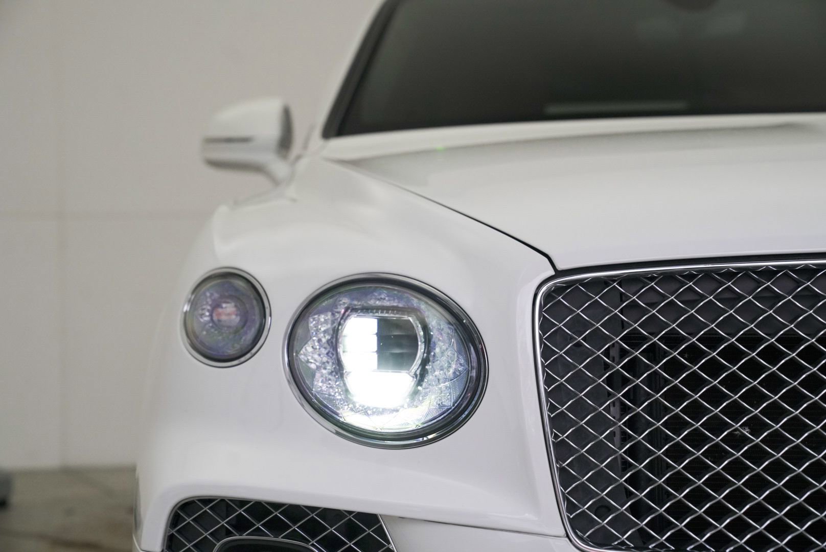Used 2022 Bentley Bentayga image 64