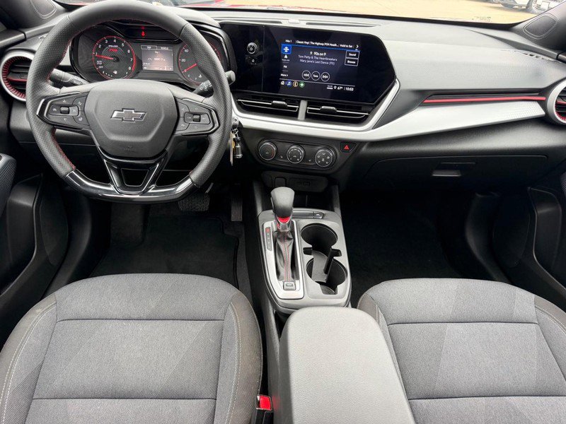 Used 2024 Chevrolet Trax RS FWD image 9