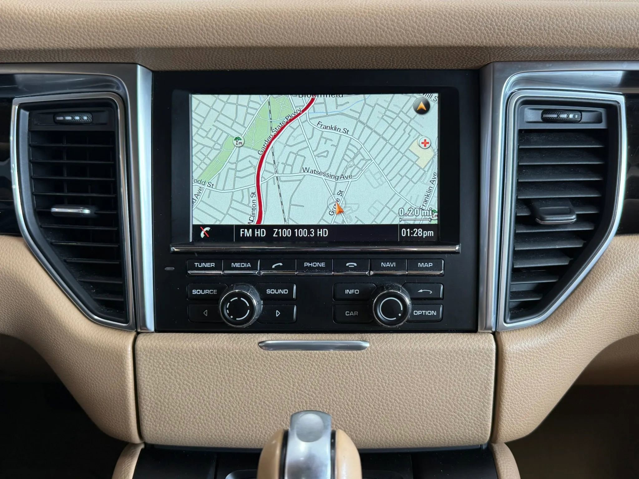 Used 2016 Porsche Macan S AWD/4WD image 16
