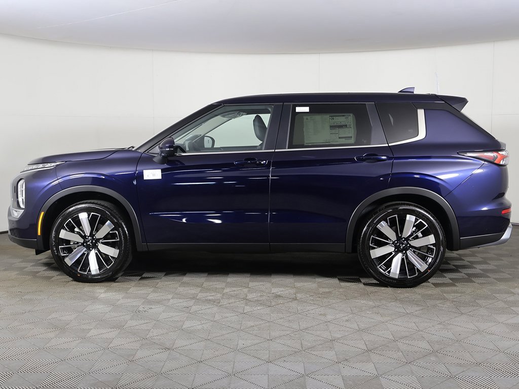 New 2025 Mitsubishi Outlander SE image 19