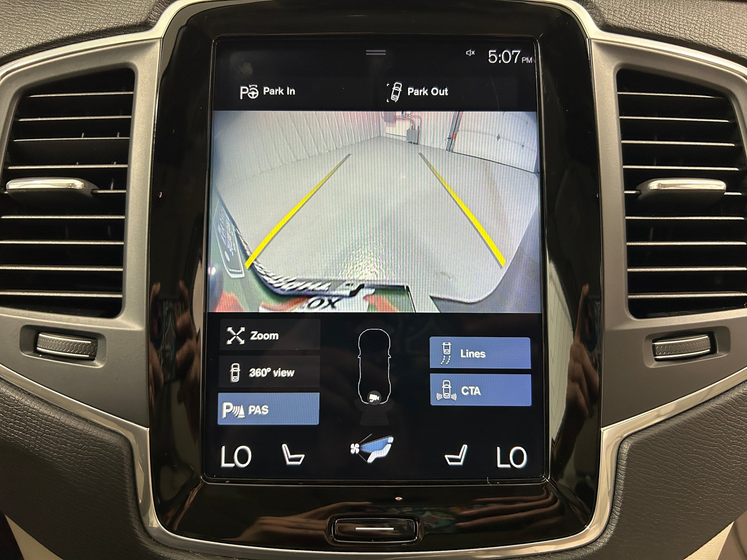 Used 2019 Volvo XC90 T6 Momentum w/ Advanced Package AWD/4WD image 9