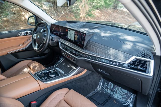 Used 2023 BMW X7 xDrive40i w/ Parking Assistance Package AWD/4WD image 28