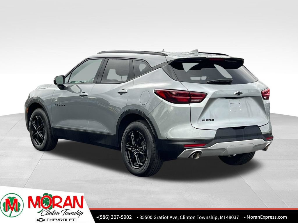 Certified 2024 Chevrolet Blazer LT w/ Midnight/Sport Edition FWD image 4
