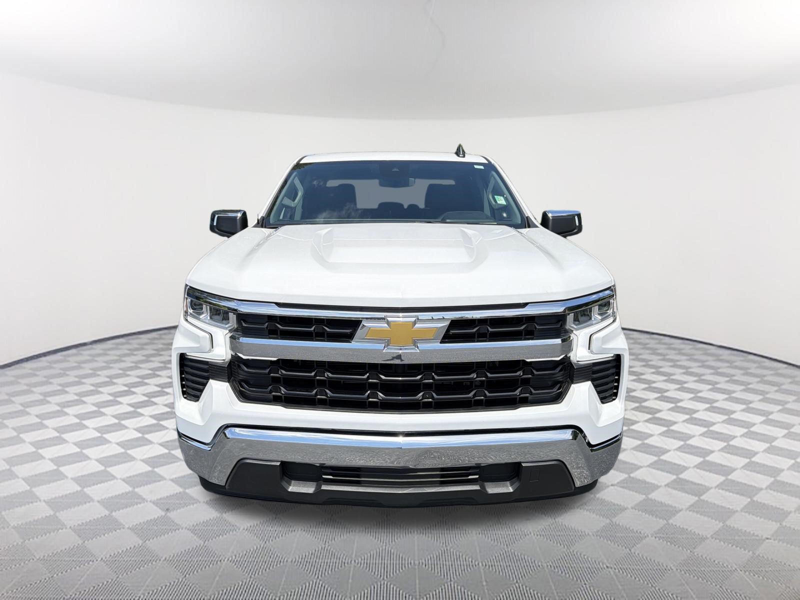 Used 2025 Chevrolet Silverado 1500 LT RWD image 2