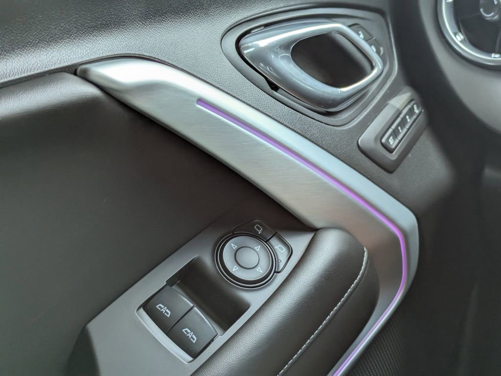 Used 2017 Chevrolet Camaro SS RWD image 25