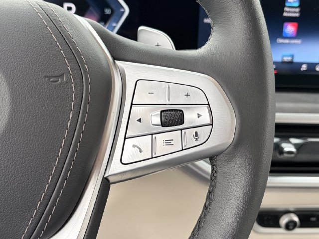 Used 2025 BMW X7 xDrive40i w/ Premium Package AWD/4WD image 24