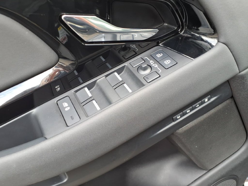 Used 2024 Land Rover Range Rover Evoque S AWD/4WD image 17